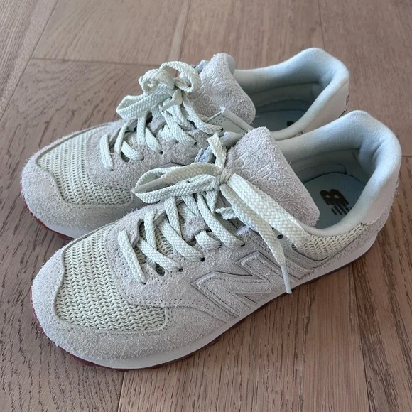 New Balance 574 | Mineral Green | Size 8 | Never Worn - Picture 3 of 9